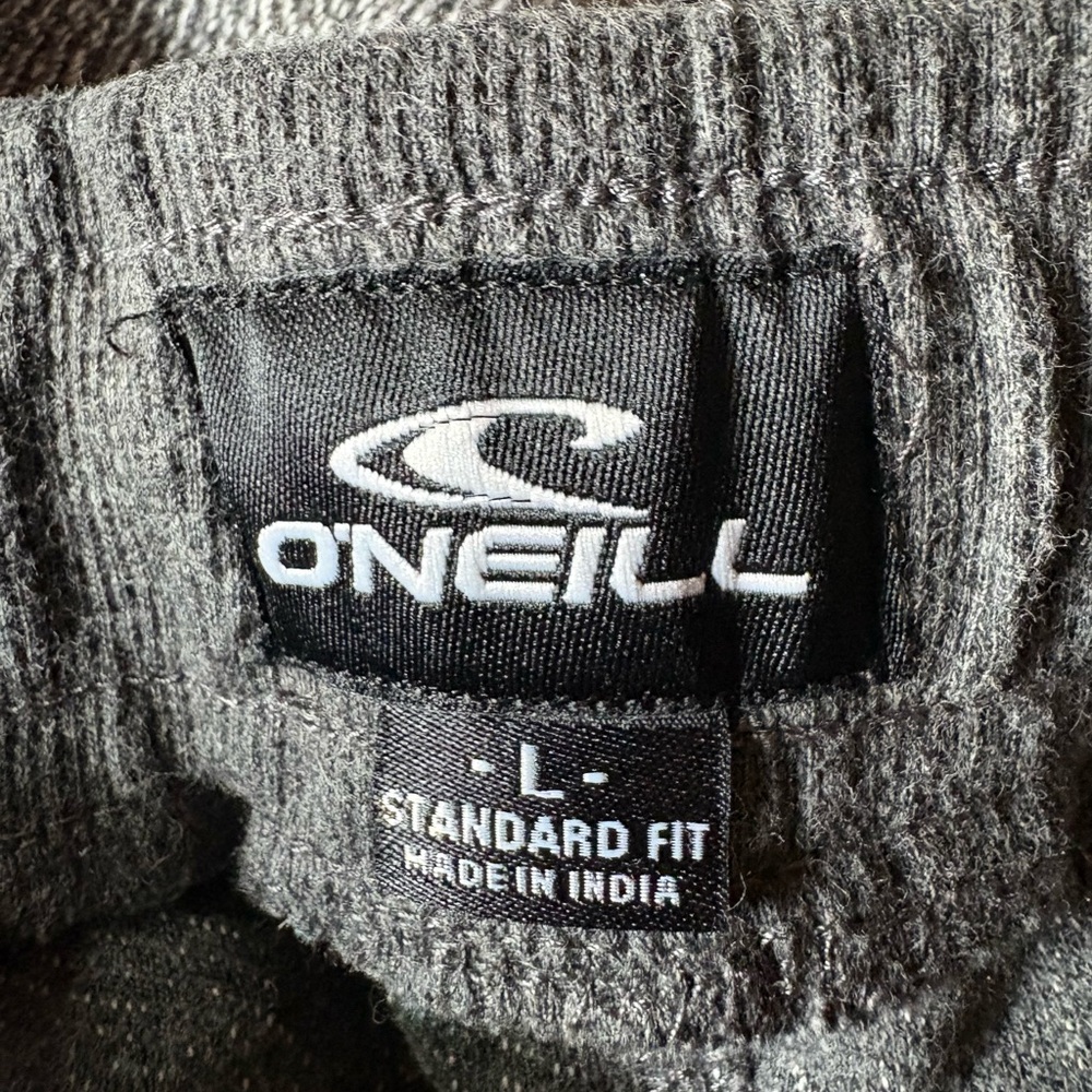 O’NEILL MEN’S SHORTS. SIZE L. - Picture 3 of 5